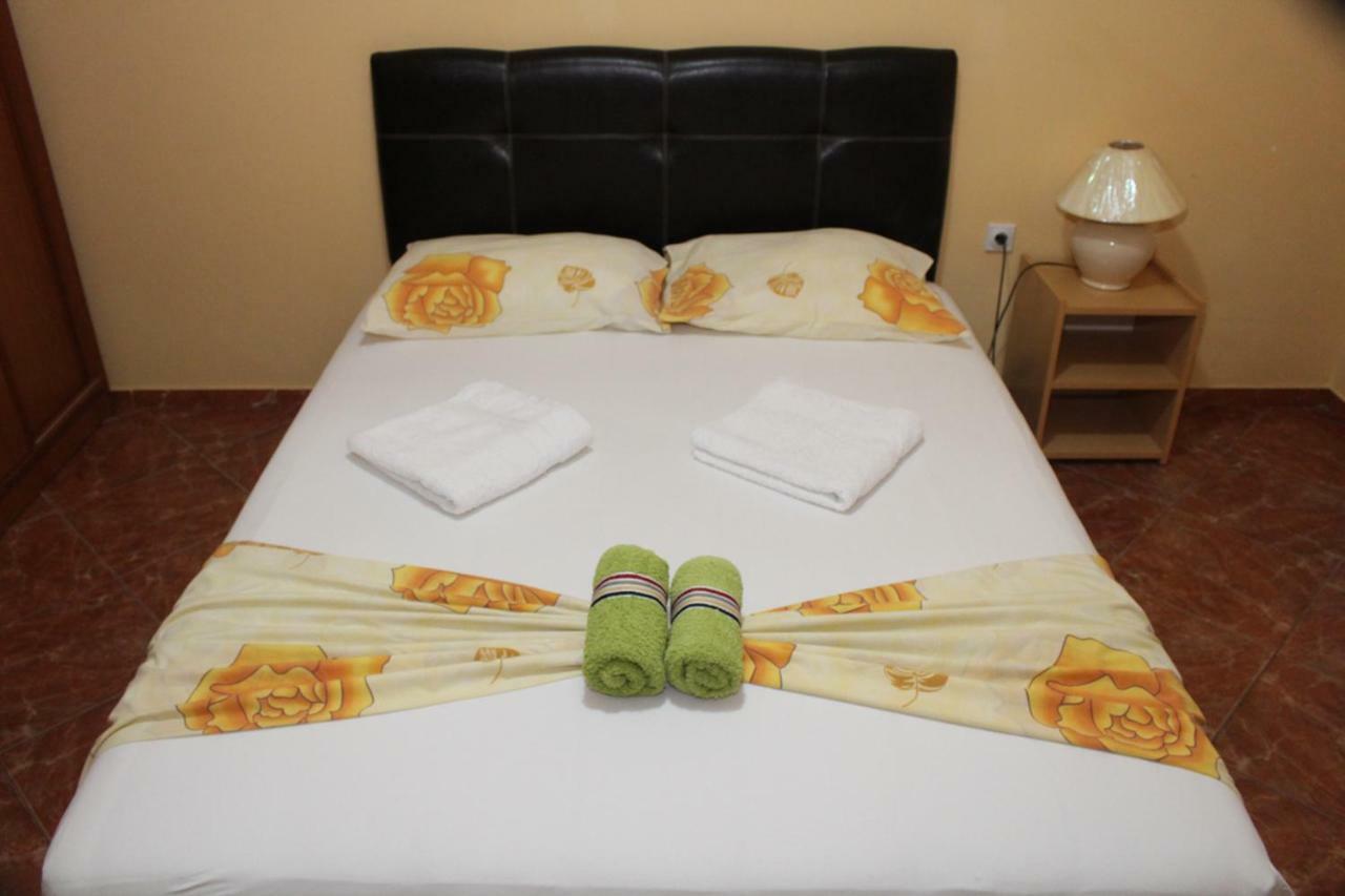 Hotel Casa Hena Ulcinj Exterior foto